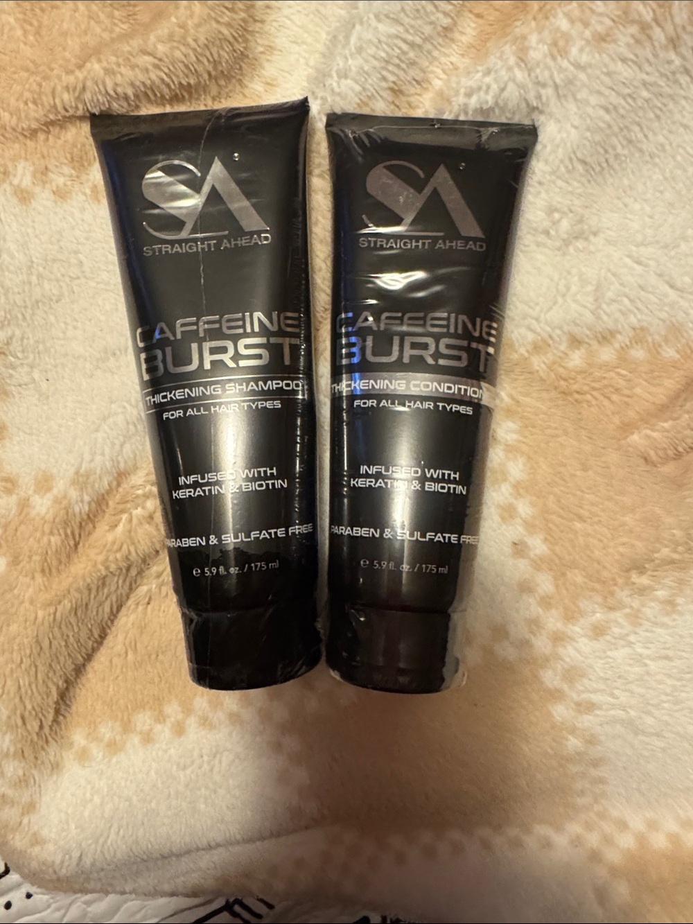 Straight Ahead Caffeine Burst Thickening Shampoo - Black